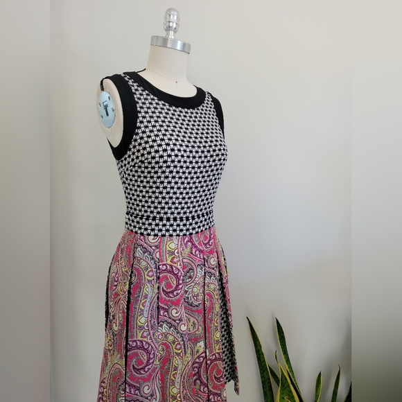 ETRO black, white and colourful patterned pleated dress - Picture 9 of 9